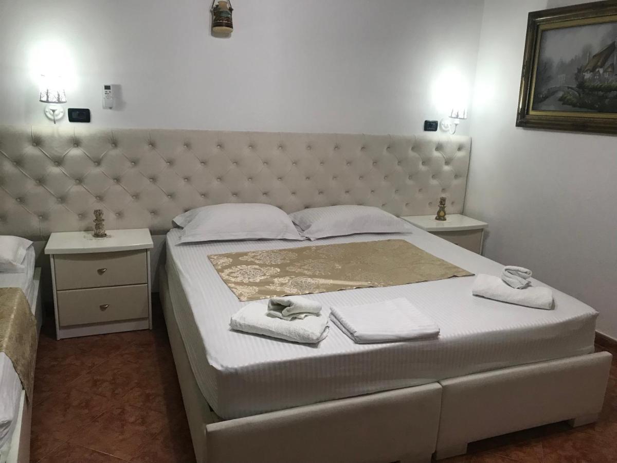 הוילה בראט Rezidenca Aurel Center מראה חיצוני תמונה